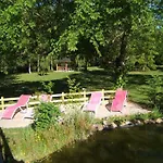 Bed & Breakfast A L'oree Du Parc Saint-Priest-des-Champs