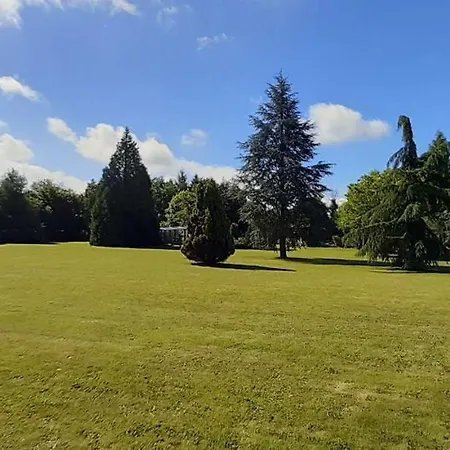 A L'oree Du Parc Bed and Breakfast