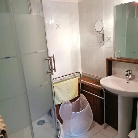 A L'oree Du Parc Nocleg ze śniadaniem 4*